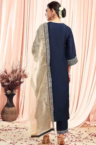 women floral embroidered kurta with trousers & dupatta