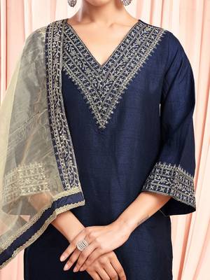Women Floral Embroidered Kurta with Trousers & Dupatta 5