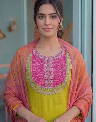 Women Ethnic Motifs Embroidered Regular Thread Work Kurta with Trousers & With Dupatta 5