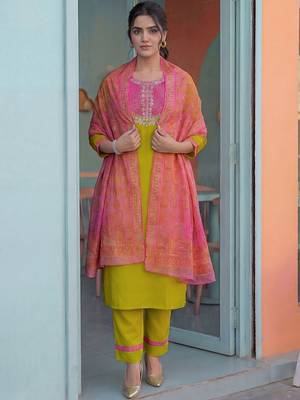 Women Ethnic Motifs Embroidered Regular Thread Work Kurta with Trousers & With Dupatta 6
