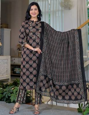 Women Printed Regular Kurta with Trousers & With Dupatta 4