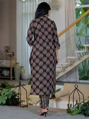 Women Printed Regular Kurta with Trousers & With Dupatta 5