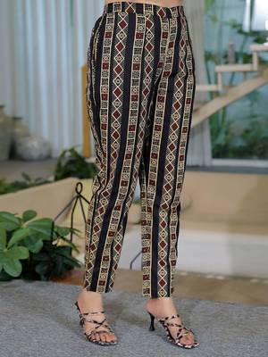 Women Printed Regular Kurta with Trousers & With Dupatta 7