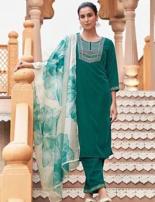 Women Velvet Ethnic Motifs Embroidered Kurta with Trousers & Dupatta 1