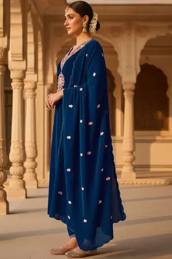 Women Ethnic Motifs Embroidered Regular Thread Work Velvet Kurta with Trousers & With Dupatta