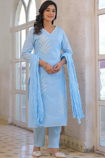 Women Embroidered Regular Thread Work Kurta with Trousers & With Dupatta
