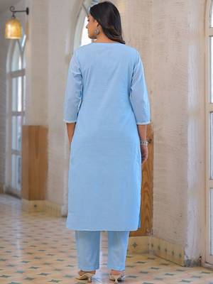 Women Embroidered Regular Thread Work Kurta with Trousers & With Dupatta 3