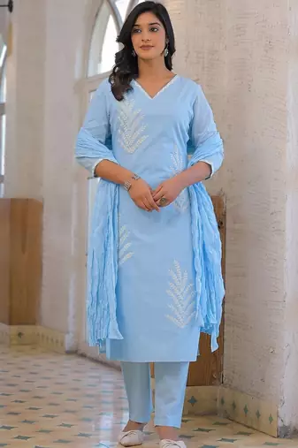 Women Embroidered Regular Thread Work Kurta with Trousers & With Dupatta