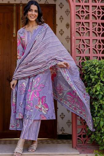Women Printed Regular Kurta with Pyjamas & With Dupatta
