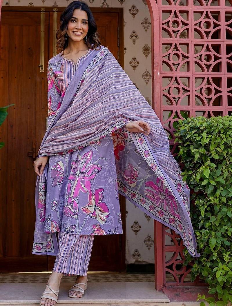 Women Printed Regular Kurta with Pyjamas & With Dupatta