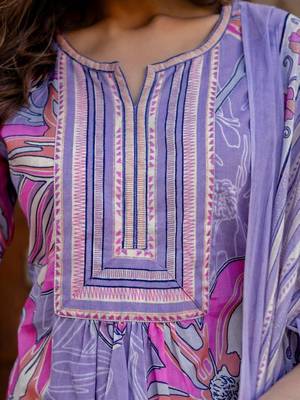 Women Printed Regular Kurta with Pyjamas & With Dupatta 6