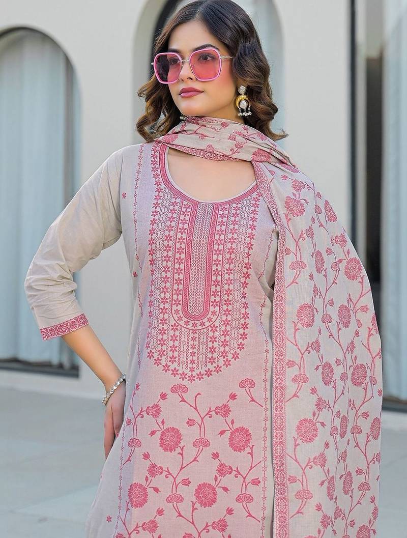 Women Floral Printed Regular Thread Work Kurta with Trousers & With Dupatta