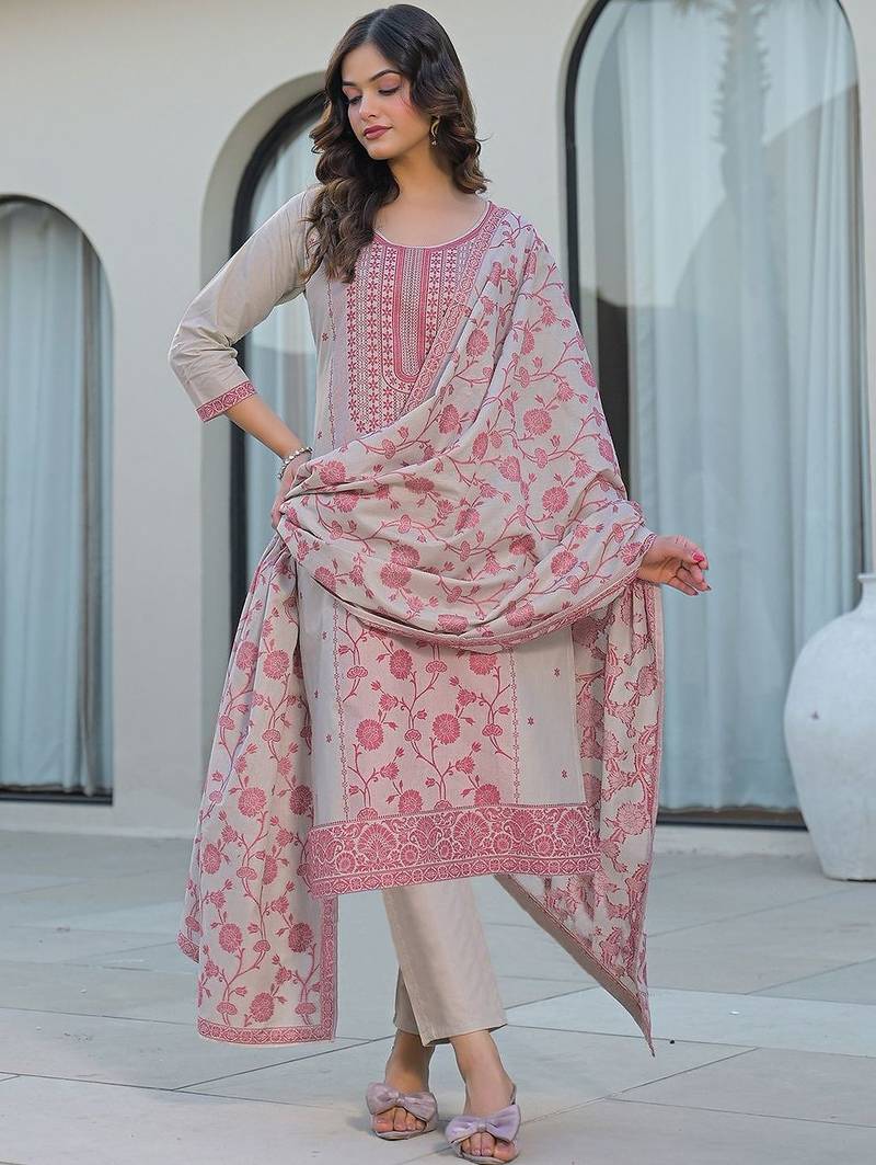 Women Floral Printed Regular Thread Work Kurta with Trousers & With Dupatta