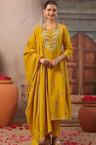 Women Ethnic Regular Thread Work Pure Cotton Kurta with Trousers & With Dupatta