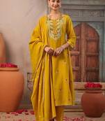 Women Ethnic Regular Thread Work Pure Cotton Kurta with Trousers & With Dupatta