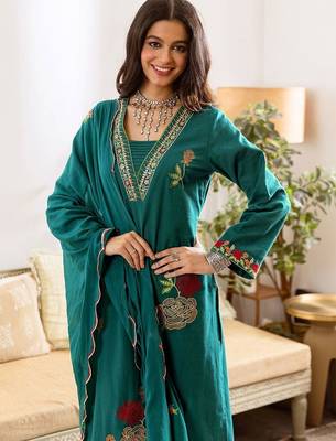Women Floral Embroidered Regular Thread Work Kurta with Trousers & With Dupatta 6
