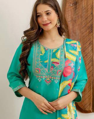 Floral Embroidered Sequinned Straight Kurta With Trousers & Dupatta 2