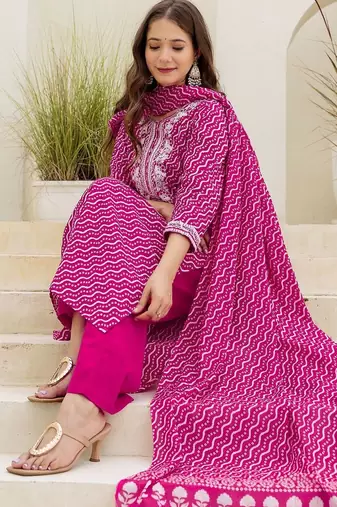 Women Bandhani Printed Kurta with Trouser & Dupatta