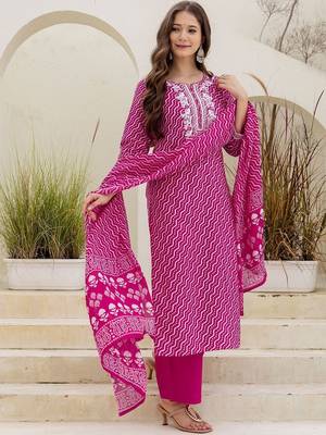 Women Bandhani Printed Kurta with Trouser & Dupatta 1