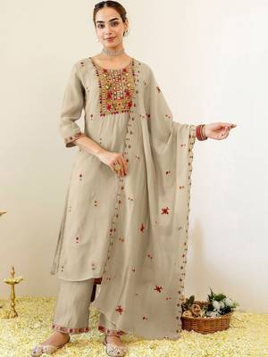 Women Floral Embroidered Regular Thread Work Pure Cotton Kurta with Trousers & With Dupatta 2