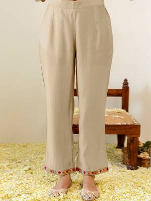 Women Floral Embroidered Regular Thread Work Pure Cotton Kurta with Trousers & With Dupatta 3
