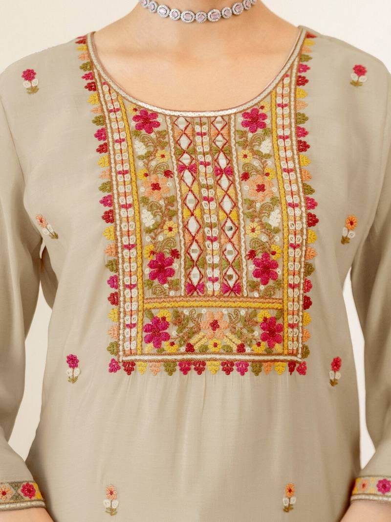 Women Floral Embroidered Regular Thread Work Pure Cotton Kurta with Trousers & With Dupatta