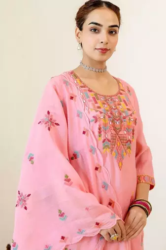 Women Ethnic Motifs Embroidered Regular Thread Work Chanderi Cotton Kurta with Trousers & With Dupatta
