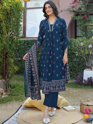 Women Regular Kurta with Pyjamas & With Dupatta 2