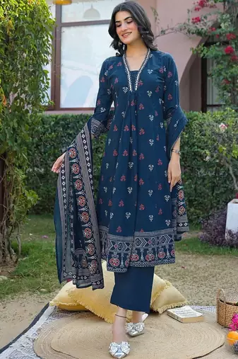 Women Regular Kurta with Pyjamas & With Dupatta