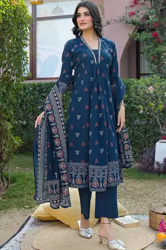 Women Regular Kurta with Pyjamas & With Dupatta