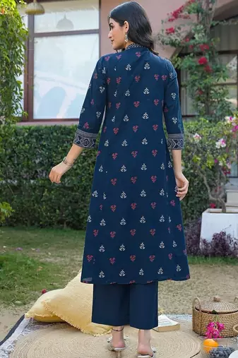 Women Regular Kurta with Pyjamas & With Dupatta