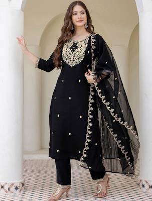 Women Ethnic Motifs Embroidered Regular Kurta with Trousers & With Dupatta 3
