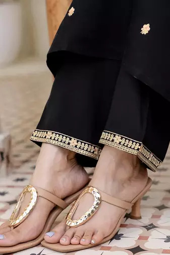 Women Ethnic Motifs Embroidered Regular Kurta with Trousers & With Dupatta