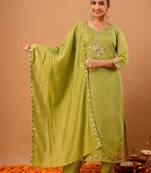 Women Floral Embroidered Regular Thread Work Chanderi Cotton Kurta with Trousers & With Dupatta