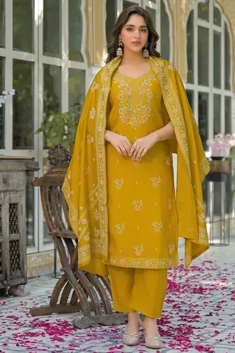Women Floral Embroidered Regular Thread Work Kurta with Trousers & With Dupatta