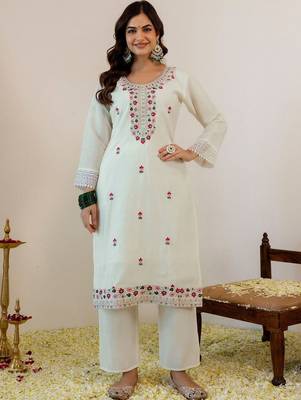 Floral Embroidered Regular Thread Work Kurta with Palazzos With Dupatta 4