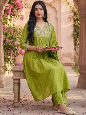 Women Ethnic Motifs Embroidered Empire Thread Work Kurta with Trousers & With Dupatta 1