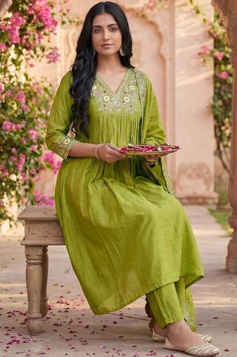 Women Ethnic Motifs Embroidered Empire Thread Work Kurta with Trousers & With Dupatta