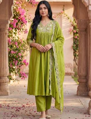 Women Ethnic Motifs Embroidered Empire Thread Work Kurta with Trousers & With Dupatta 2