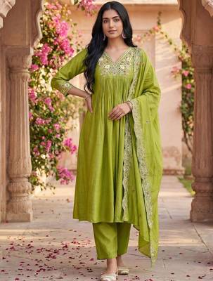 Women Ethnic Motifs Embroidered Empire Thread Work Kurta with Trousers & With Dupatta 6