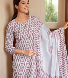Women Floral Printed Kurta with Trousers & Dupatta