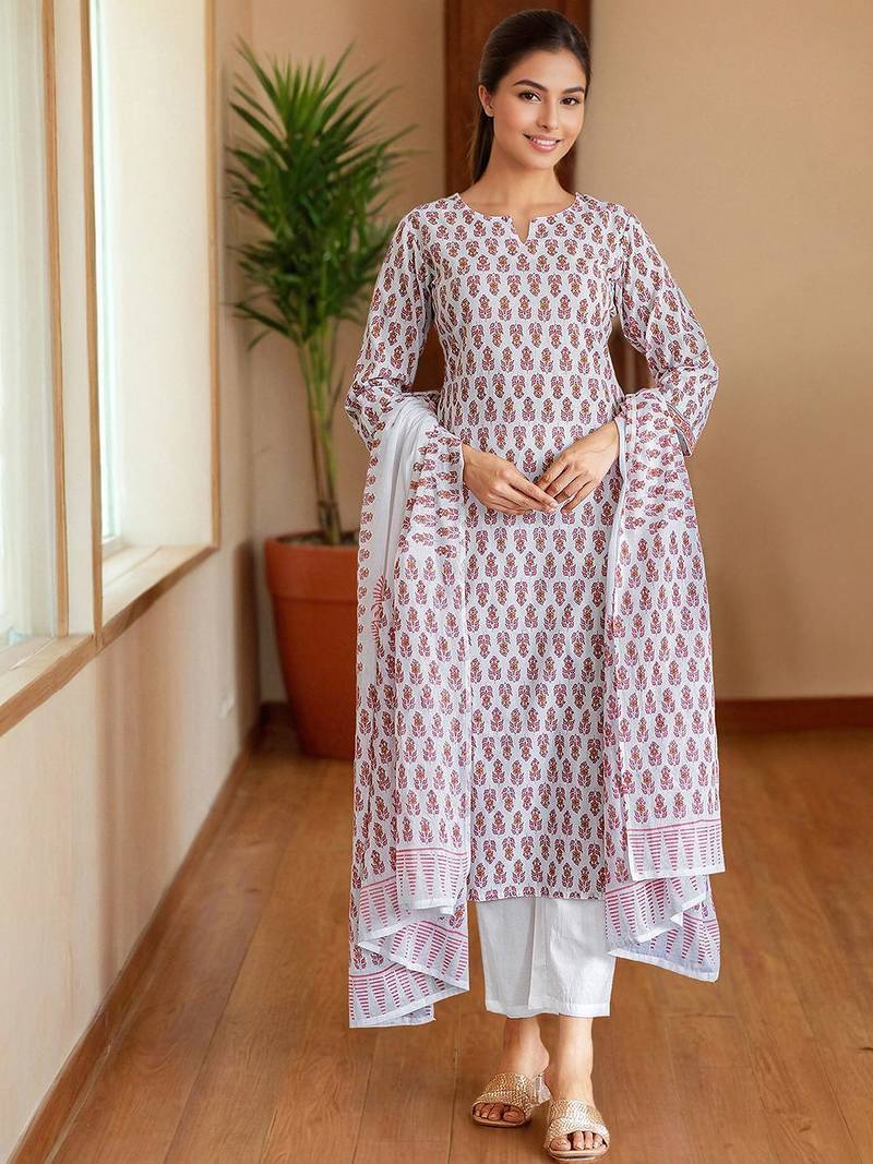 Women Floral Printed Kurta with Trousers & Dupatta