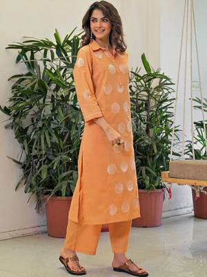 Women Printed Regular Kurta with Trousers 3