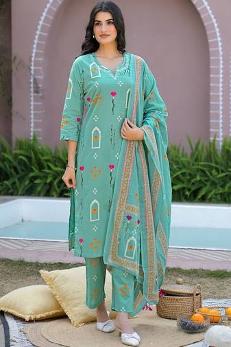 Women Printed Regular Kurta with Pyjamas & With Dupatta