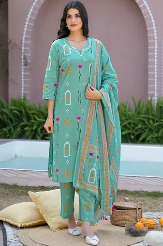 Women Printed Regular Kurta with Pyjamas & With Dupatta