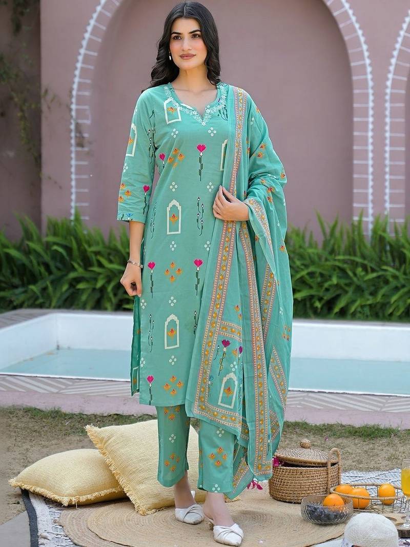Women Printed Regular Kurta with Pyjamas & With Dupatta