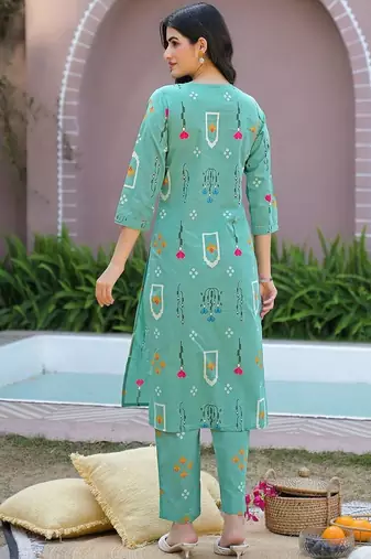 Women Printed Regular Kurta with Pyjamas & With Dupatta