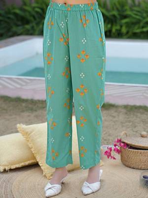 Women Printed Regular Kurta with Pyjamas & With Dupatta 7