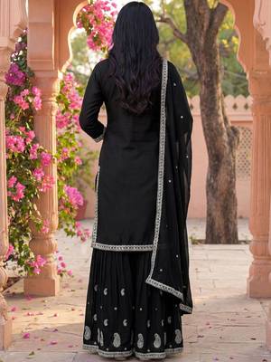 Women Ethnic Motifs Embroidered Regular Thread Work Kurta with Sharara & With Dupatta 3