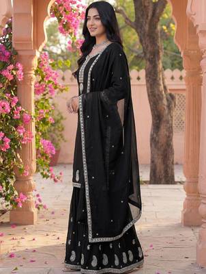 Women Ethnic Motifs Embroidered Regular Thread Work Kurta with Sharara & With Dupatta 7